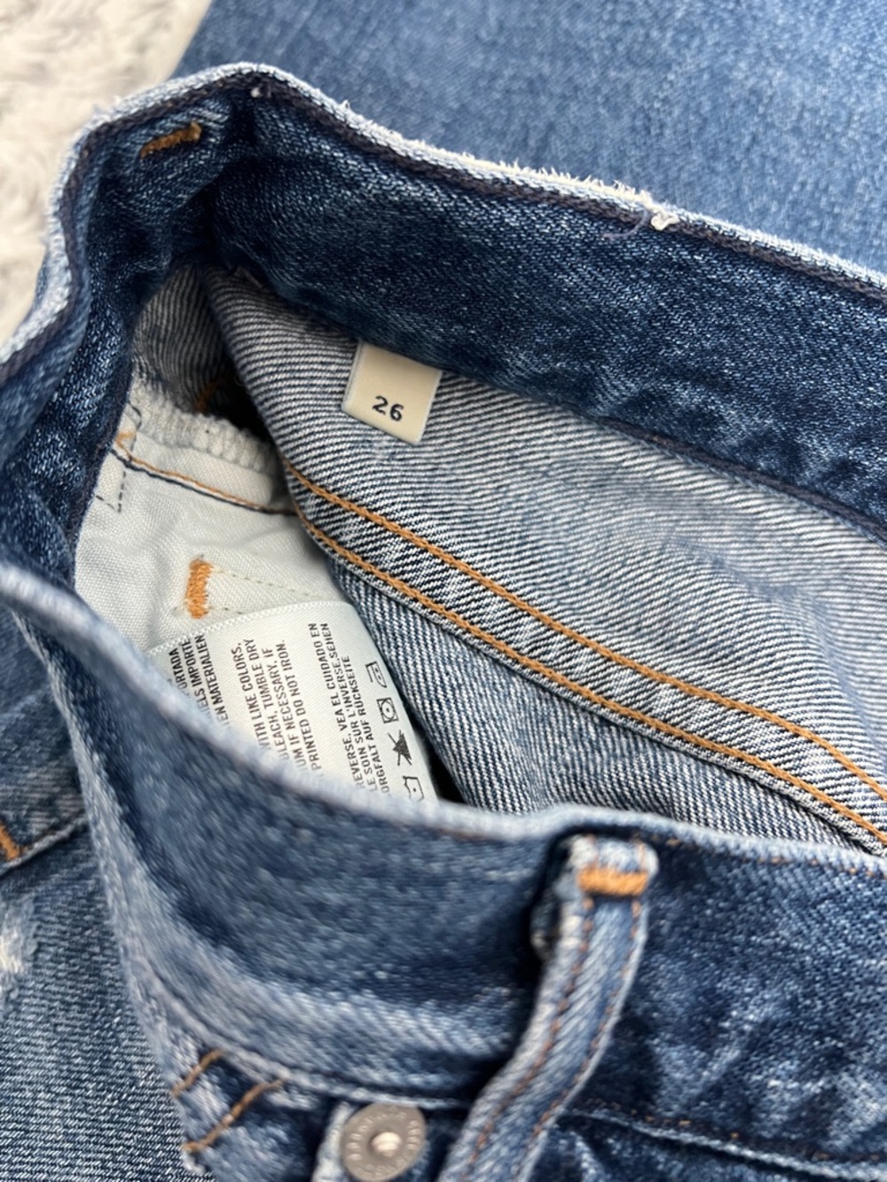 Citizens of Humanity Liya Distressed Blue Hi-Lo Hem Jeans. Raw hem size 26 - Picture 9 of 9
